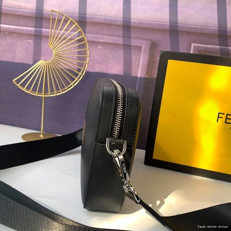 Affordable Leather Black Case ROMA Logo Compact In Camera Calf Fendi 0822